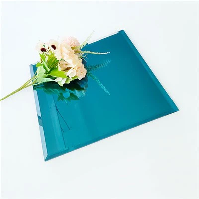 Modrá barva zrcadla